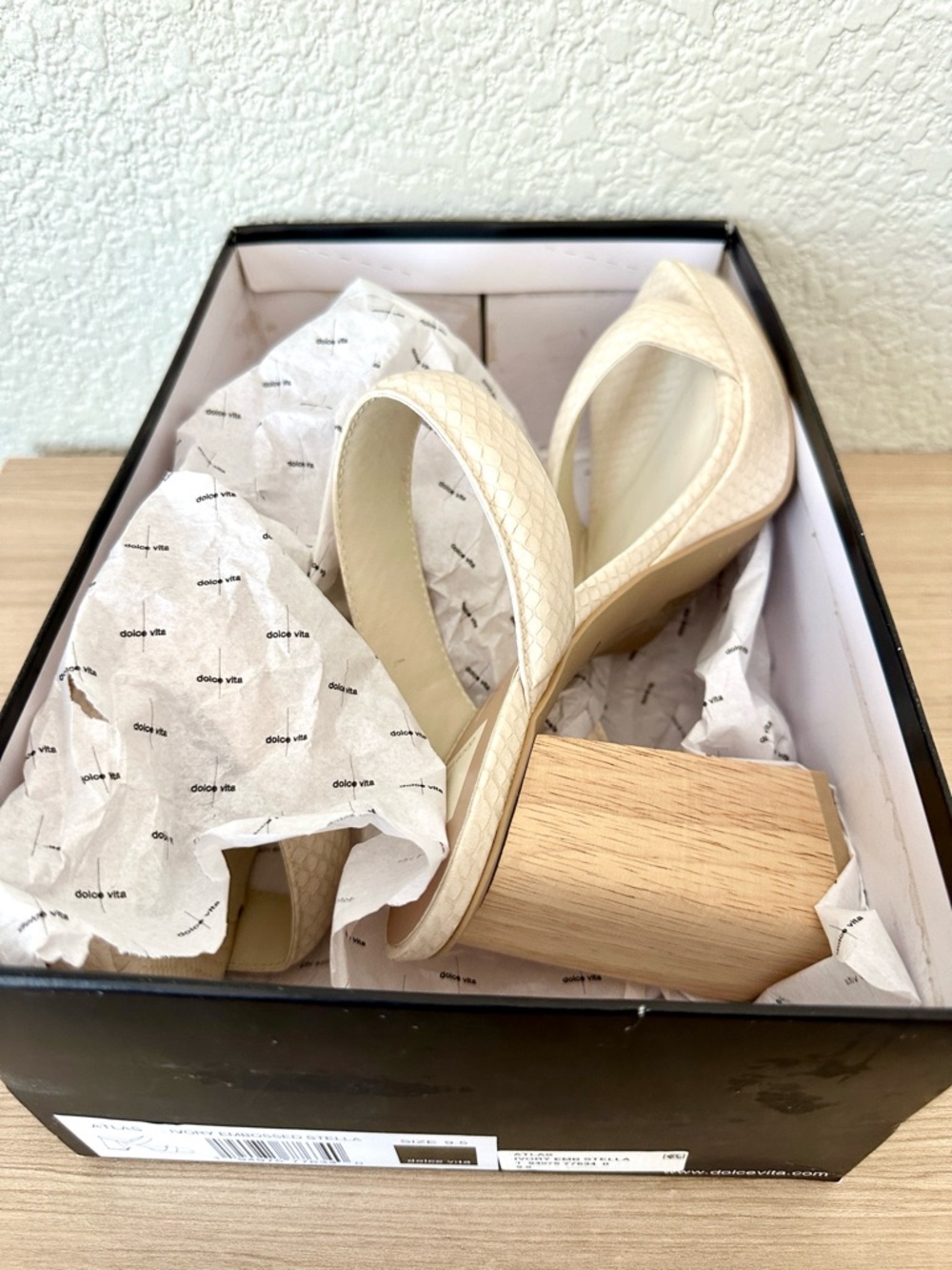 Dolce Vita Atlas Heeled Sandal - Ivory
Embossed Stella - Picture 8 of 9